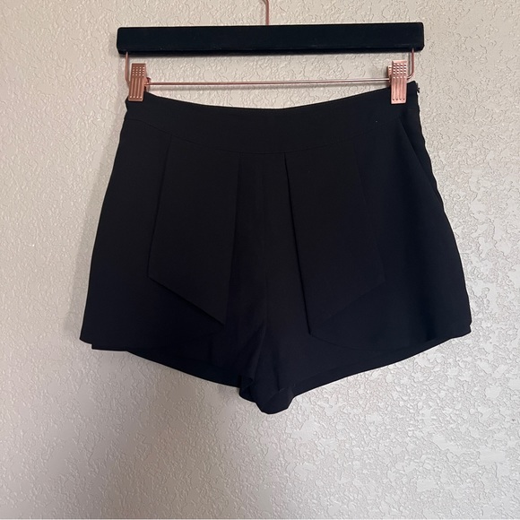 Lush shorts size Small black - Picture 12 of 12
